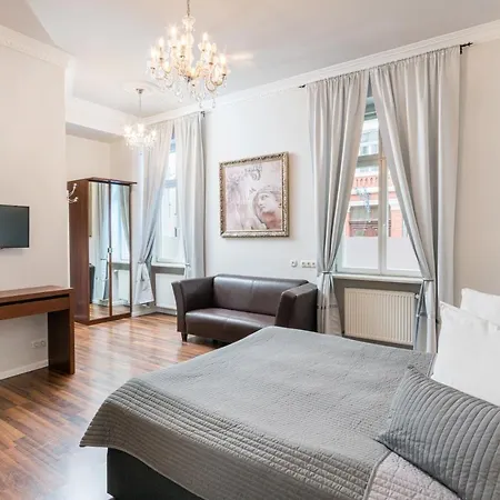 Aurora Hotel 3*